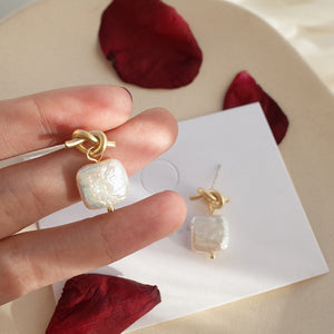 Natural pearl earrings